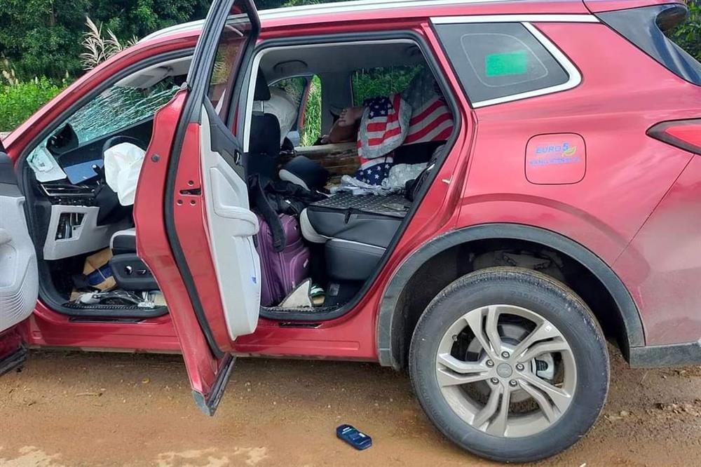 Vụ xe ô tô đâm vào lan can, 2 người chết: Tài xế dương tính với ma túy-1