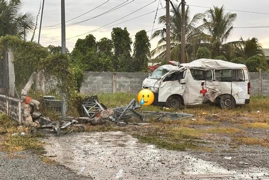 Xe cứu thương lao vào nhà dân, bệnh nhân tử vong