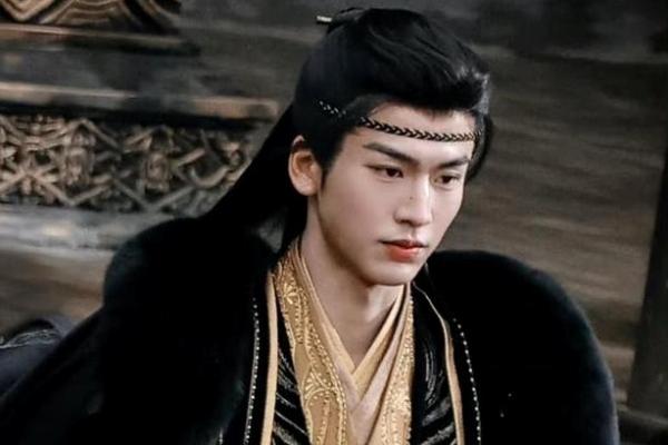 Nữ hoàng phim cổ trang bỏ cả thế giới vì một chữ tình, cuộc sống trong gia đình hào môn giờ thế nào?-8