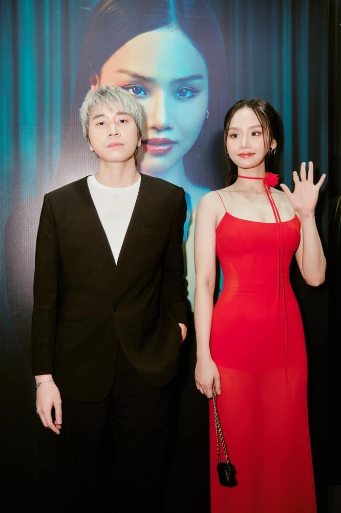 Karik chết lặng trước câu hỏi về nụ hôn đầu tiên với Miu Lê-1