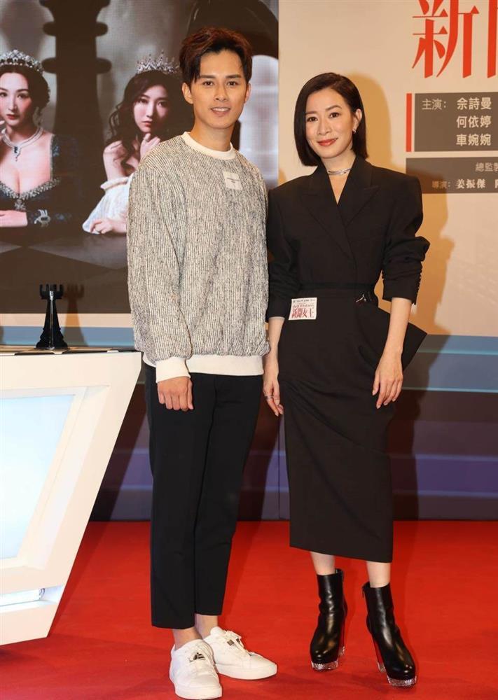 Xa Thi Mạn trở lại TVB đóng phim, cảnh nóng cùng bạn diễn kém tuổi gây choáng-5