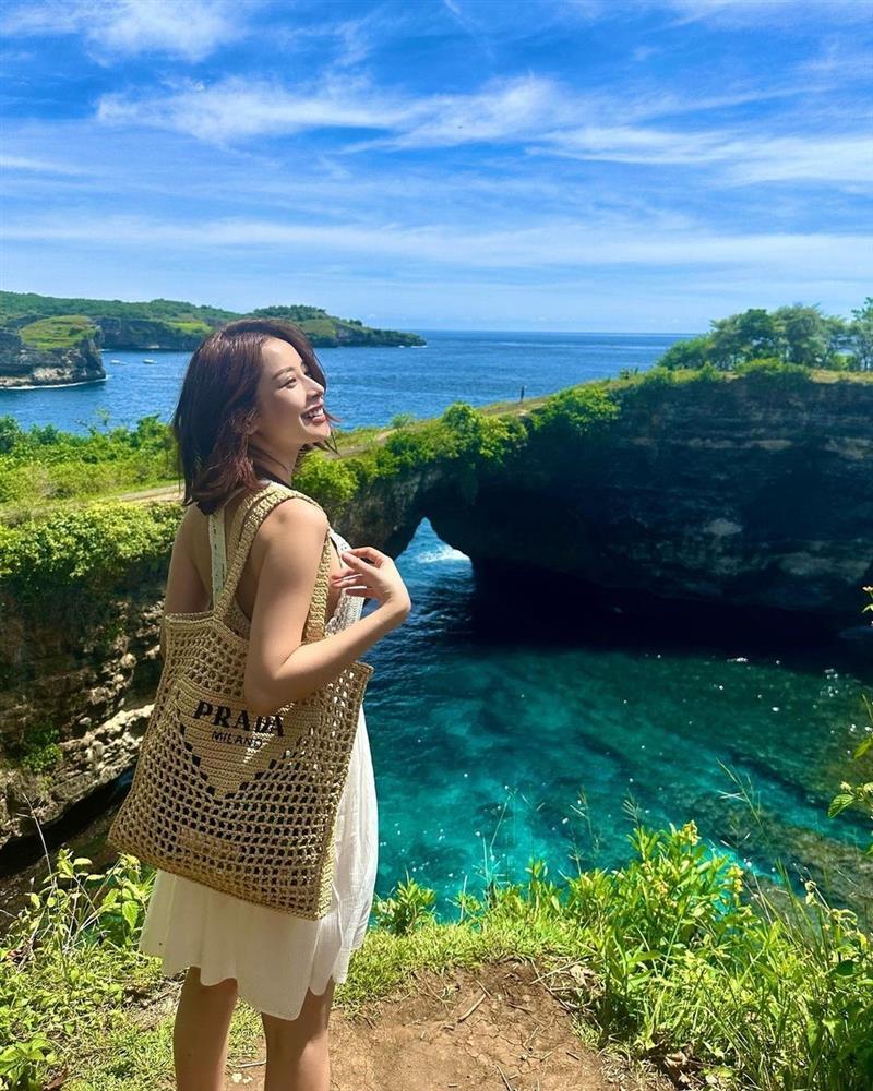 Chi Pu sở hữu nhiều túi xách Dior, Gucci giá hàng trăm triệu đồng-9