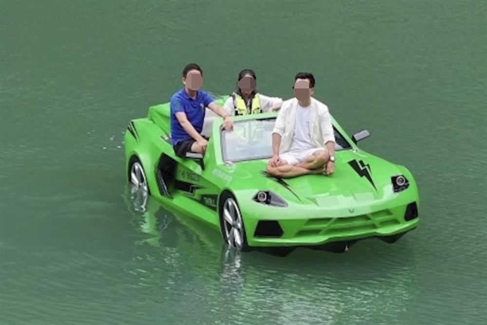 Đình chỉ hoạt động siêu xe lướt trên vịnh Hạ Long-3