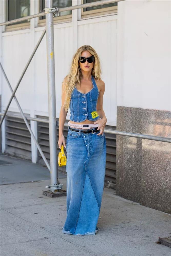 Bí kíp giúp các cô gái trông sành điệu khi mặc váy denim-11