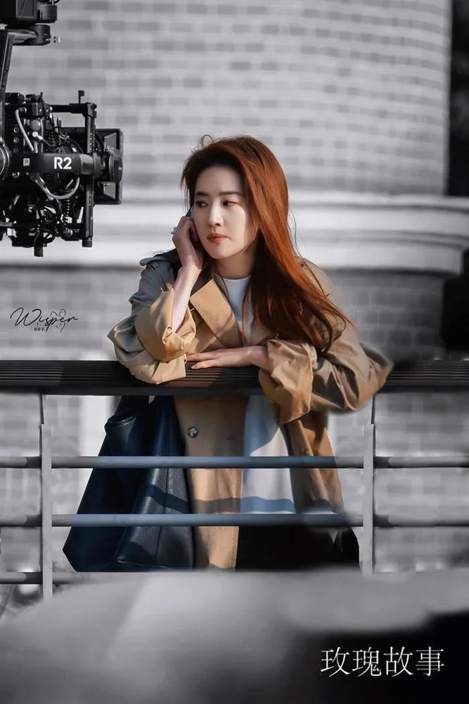 Lưu Diệc Phi trẻ đẹp đến ngỡ ngàng ở Câu Chuyện Hoa Hồng-1