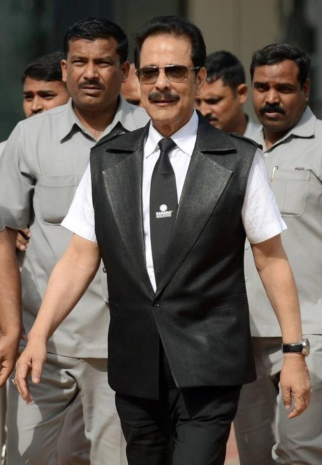 Cuộc đời thăng trầm như phim của tỷ phú nổi tiếng Ấn Độ vừa đột ngột qua đời-2