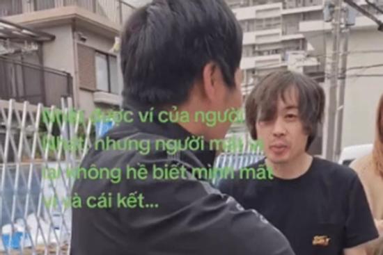 Nhặt được ví người Nhật đánh rơi, hai công nhân Việt đạp xe đến trả tận nhà