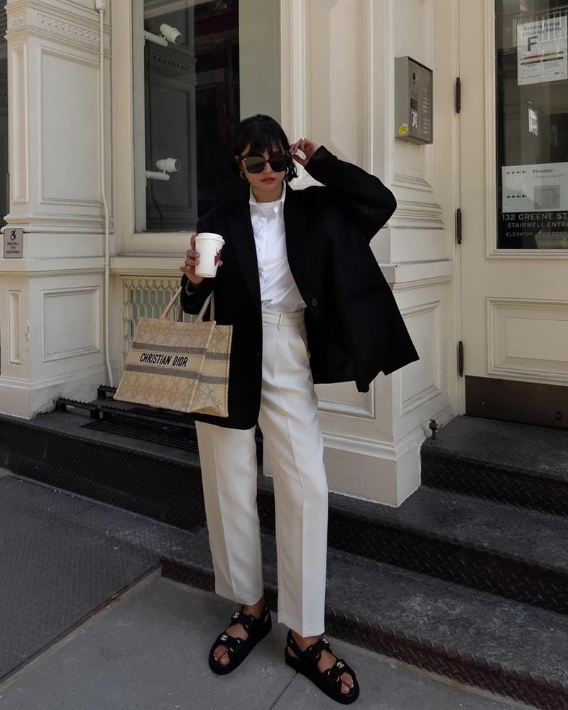 Blogger Mỹ chứng minh mua blazer đen là đỉnh cao tiết kiệm: 1 mẫu mix được 10 bộ-3