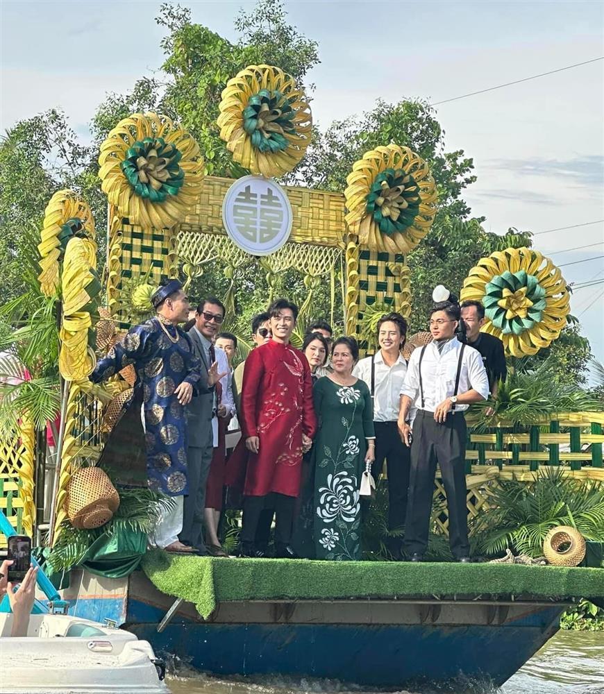 Gin Tuấn Kiệt mang 500 triệu đồng tiền mặt, 20 cây vàng (1,4 tỷ đồng) đến rước Puka-1