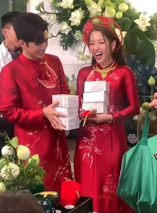 Gin Tuấn Kiệt mang 500 triệu đồng tiền mặt, 20 cây vàng (1,4 tỷ đồng) đến rước Puka-10