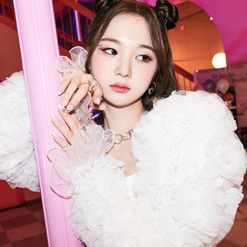 Nữ ca sĩ sinh năm 2005 bỏ lỡ cả kỳ thi đại học vì nhập viện cấp cứu-1