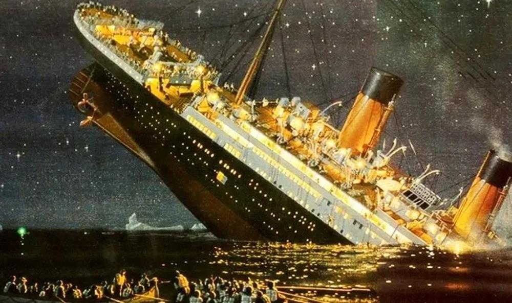 Khách ở khoang hạng nhất trên tàu Titanic trước khi bị đắm được ăn gì?-5
