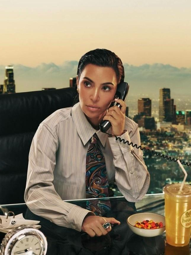 Kim Kardashian được vinh danh là Người đàn ông của năm-1