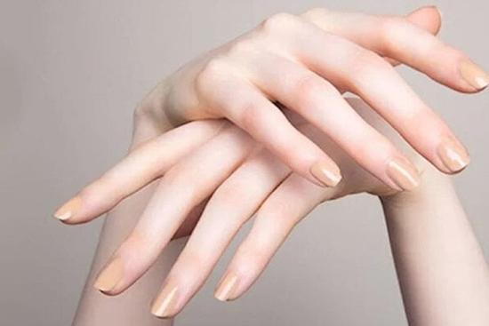 Hướng dẫn cách chăm sóc da tay trắng mịn