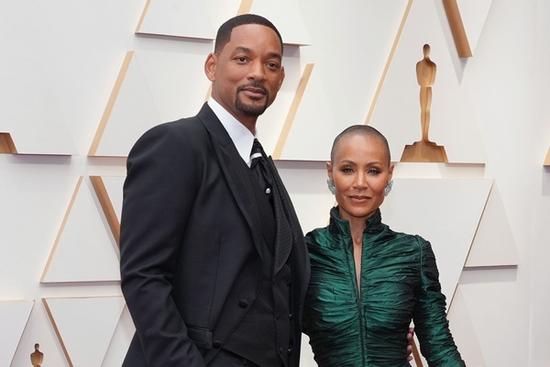 Phản ứng của vợ Will Smith khi chồng bị tung tin ngủ với bạn diễn nam hơn 3 tuổi