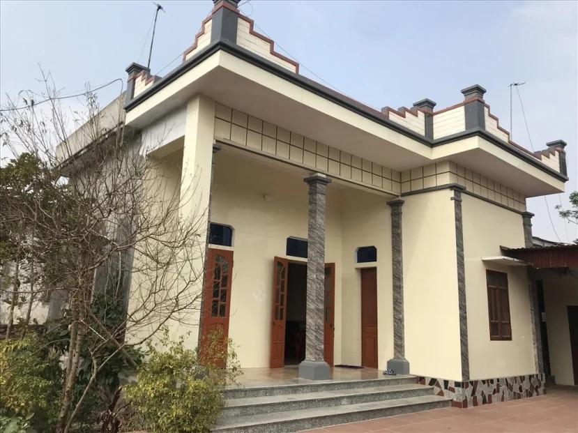 Thu nhập thuộc hàng top làng bóng Việt, vung tay dát hàng hiệu cho vợ, nhưng bố mẹ Văn Hậu vẫn ở trong căn nhà cấp 4, lý do gây bất ngờ-2