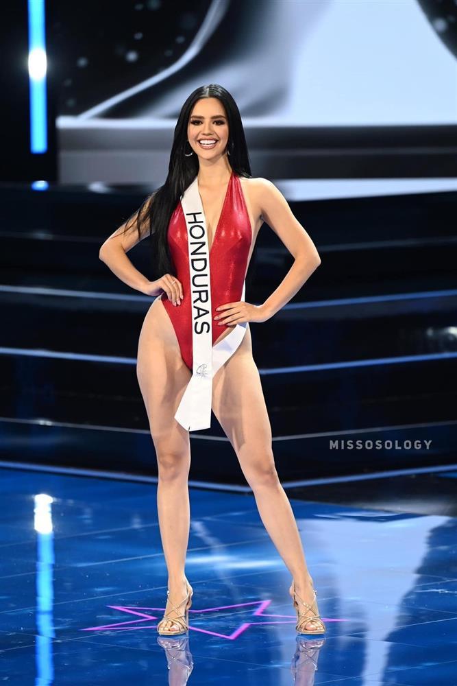 Phần thi áo tắm nóng bỏng của thí sinh Hoa hậu Hoàn vũ 2023-21