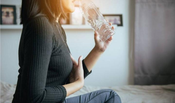 Uống nước buổi sáng cực tốt, nhưng cần lưu ý 3 điểm này, tránh mất hết tác dụng-1