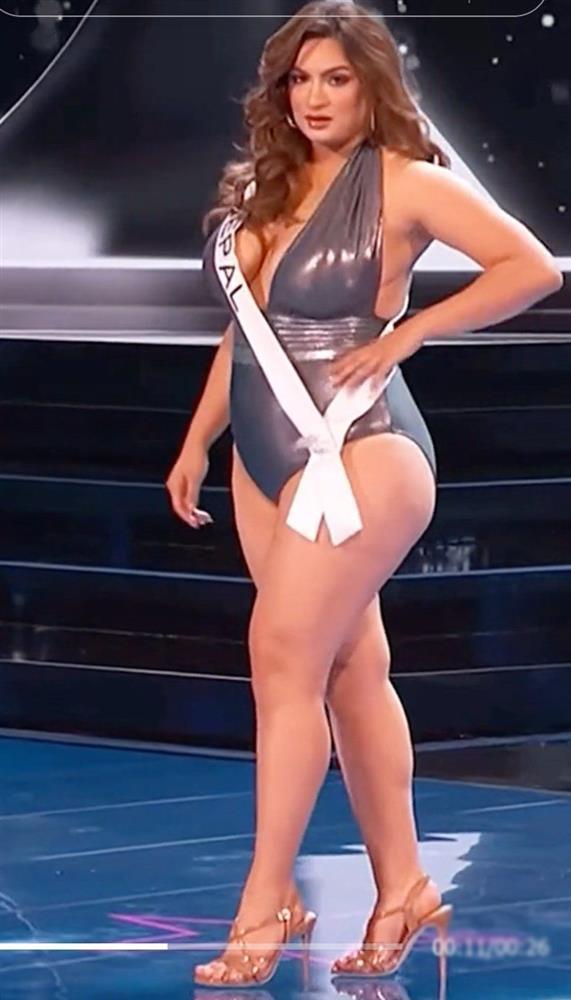 Thí sinh Miss Universe 3 vòng mũm mĩm mặc áo tắm trên sóng trực tiếp gây phấn khích-2