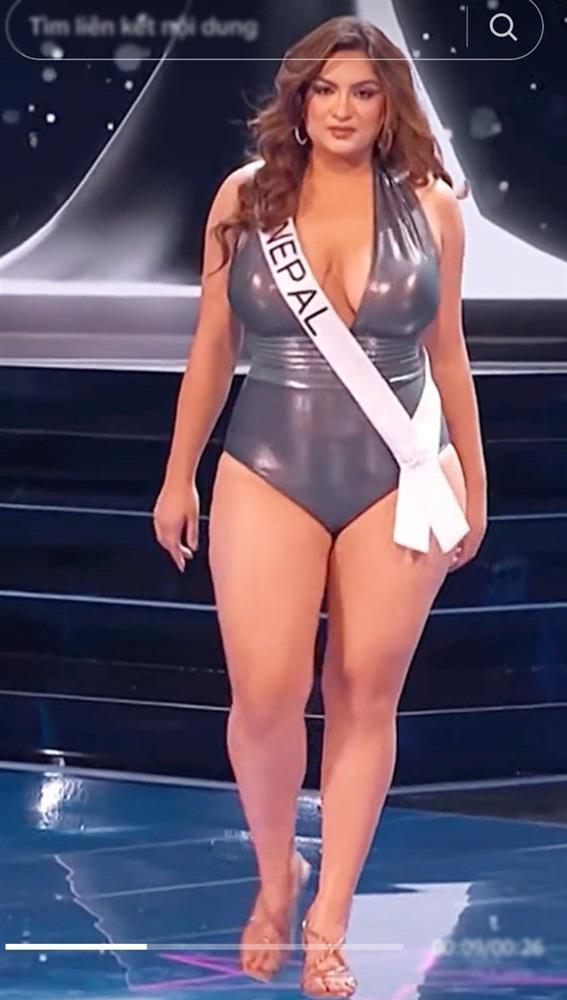 Thí sinh Miss Universe 3 vòng mũm mĩm mặc áo tắm trên sóng trực tiếp gây phấn khích-3