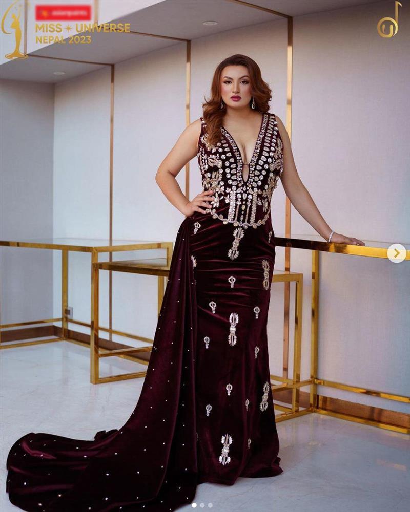 Thí sinh Miss Universe 3 vòng mũm mĩm mặc áo tắm trên sóng trực tiếp gây phấn khích-4