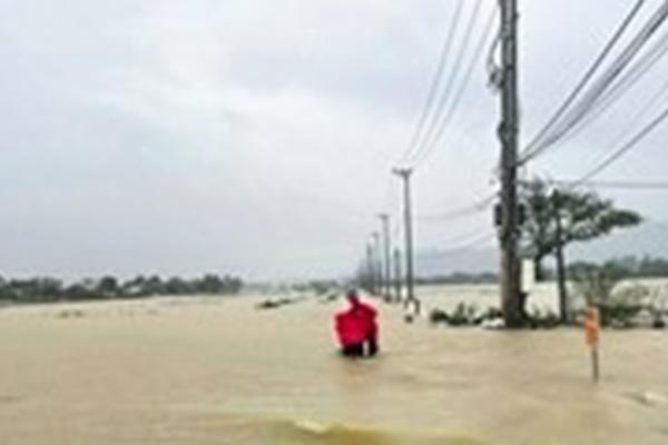 Đi qua đường tràn suối, người đàn ông ở Phú Yên bị lũ cuốn trôi-2