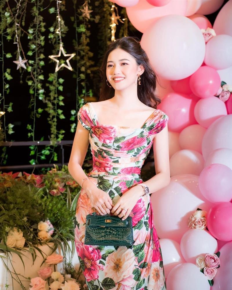 Nhan sắc mặn mà của các nàng hậu Việt sau khi làm mẹ-7