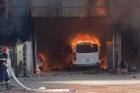 Cháy cửa hàng sửa xe ở Quảng Ninh, nhiều ô tô bị thiêu rụi