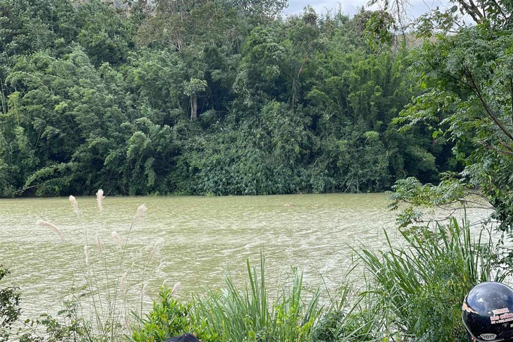 Tìm thấy thi thể 2 vợ chồng ở Quảng Trị mất tích trong lũ-1