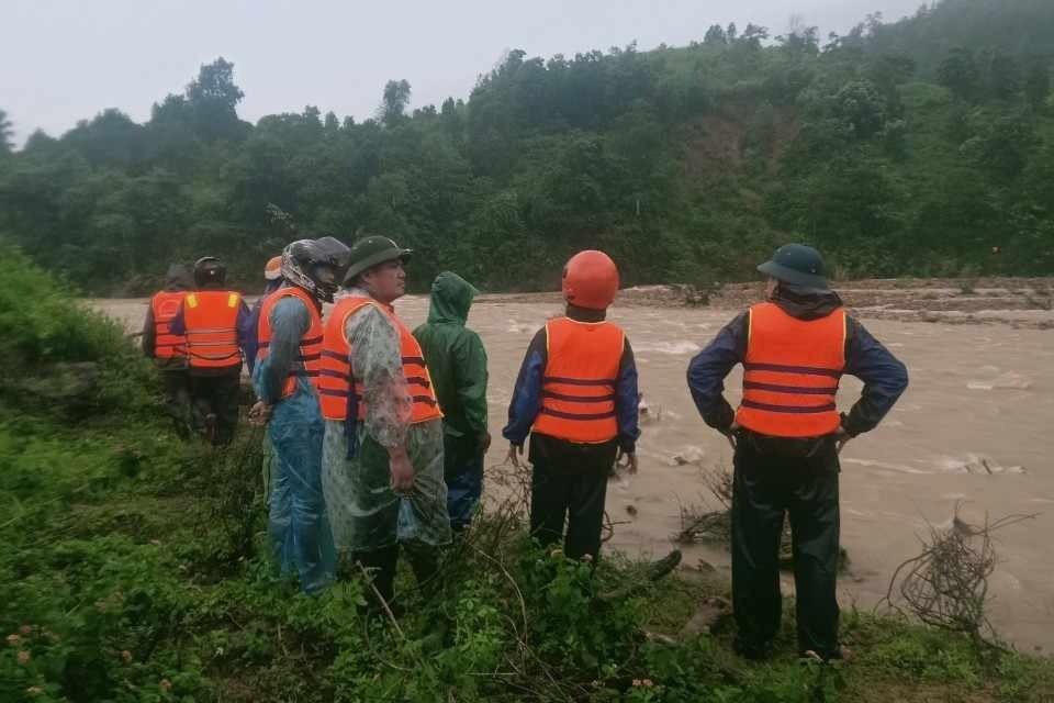 Tìm thấy thi thể 2 vợ chồng ở Quảng Trị mất tích trong lũ-2