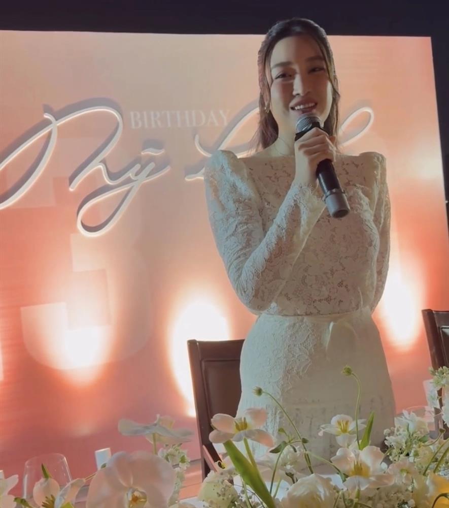 Đỗ Mỹ Linh nhanh chóng lấy lại vóc dáng sau sinh nhưng vẫn phải ‘lên đồ’ che nhược điểm như bao mẹ bỉm-6