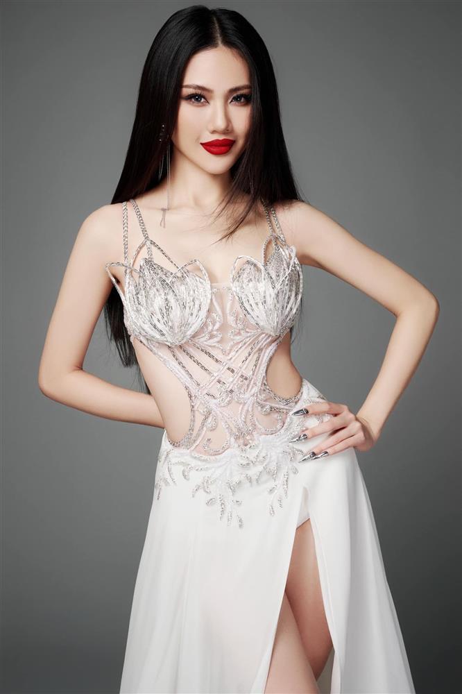 Bùi Quỳnh Hoa gây tranh cãi vì khả năng trình diễn trước chung kết Miss Universe-8