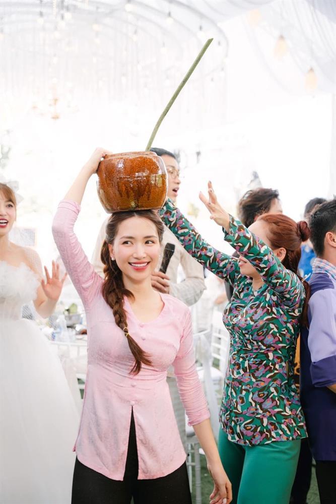 Hòa Minzy nhoi hết cỡ tại chuỗi cưới của cặp Puka - Gin Tuấn Kiệt-7