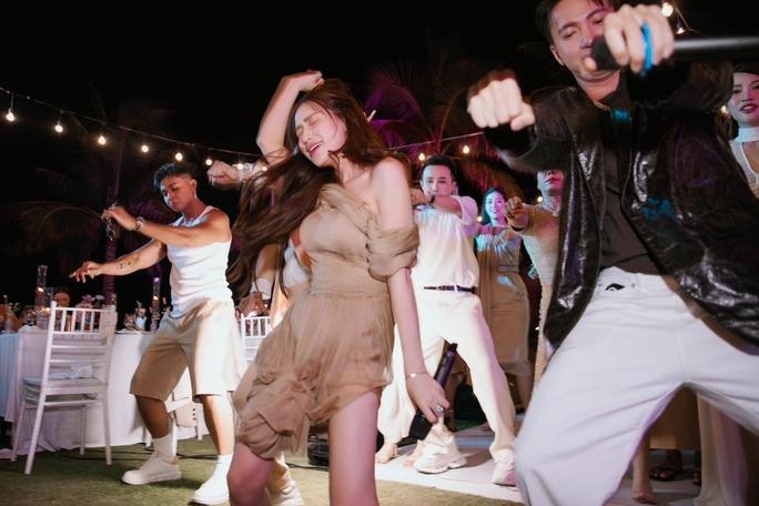 Hòa Minzy nhoi hết cỡ tại chuỗi cưới của cặp Puka - Gin Tuấn Kiệt-14