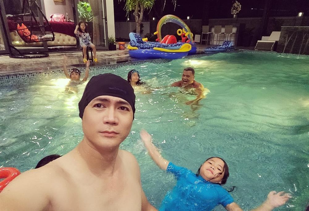 Sự trống trải trong căn nhà bỏ hoang ở Mỹ, đối lập biệt thự 35 tỷ của Quách Thành Danh tại Việt Nam-16