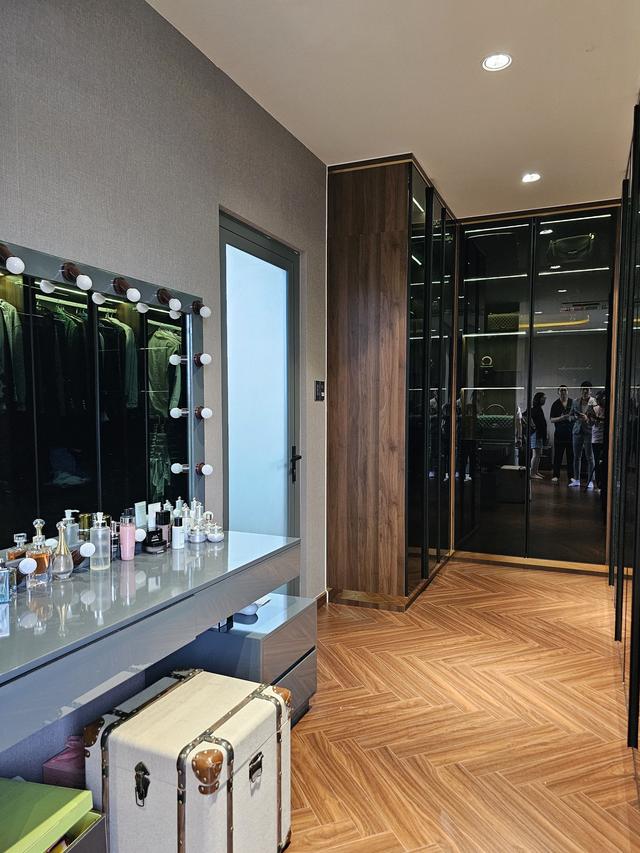 Sự trống trải trong căn nhà bỏ hoang ở Mỹ, đối lập biệt thự 35 tỷ của Quách Thành Danh tại Việt Nam-30