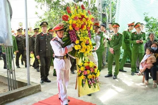 Thăng hàm Đại úy cho Thượng úy Trần Trung Hiếu hy sinh khi làm nhiệm vụ