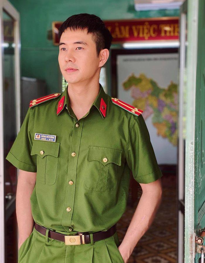 Anh công an Phố Trong Làng cưới vợ là nữ MC có nụ cười đẹp nhất VTV: Từng áp lực vì bị bà xã lấn lướt, buôn bán online kiếm thêm thu nhập-2