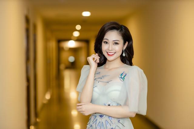 Anh công an Phố Trong Làng cưới vợ là nữ MC có nụ cười đẹp nhất VTV: Từng áp lực vì bị bà xã lấn lướt, buôn bán online kiếm thêm thu nhập-4