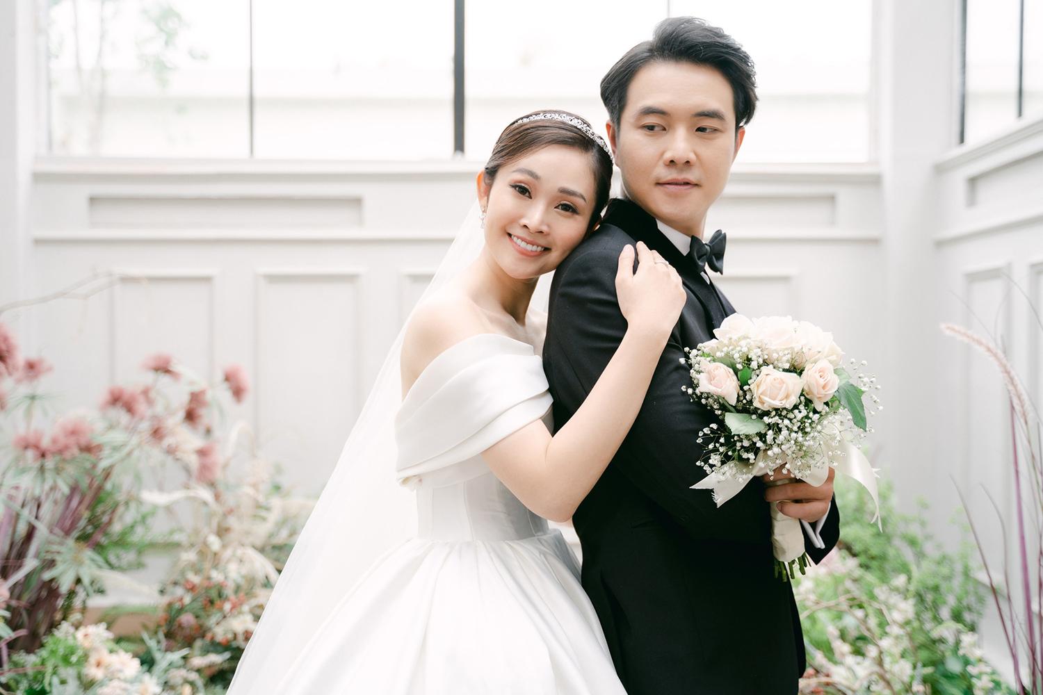 Anh công an Phố Trong Làng cưới vợ là nữ MC có nụ cười đẹp nhất VTV: Từng áp lực vì bị bà xã lấn lướt, buôn bán online kiếm thêm thu nhập-6