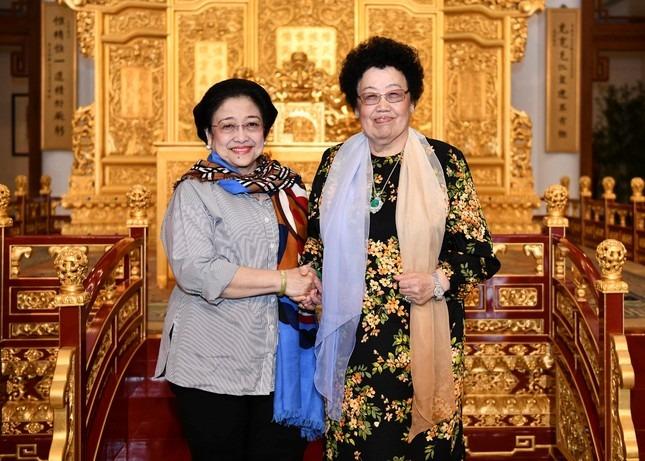 Vợ đại gia của Đường Tăng Trì Trọng Thụy sở hữu 8 tỷ USD-3