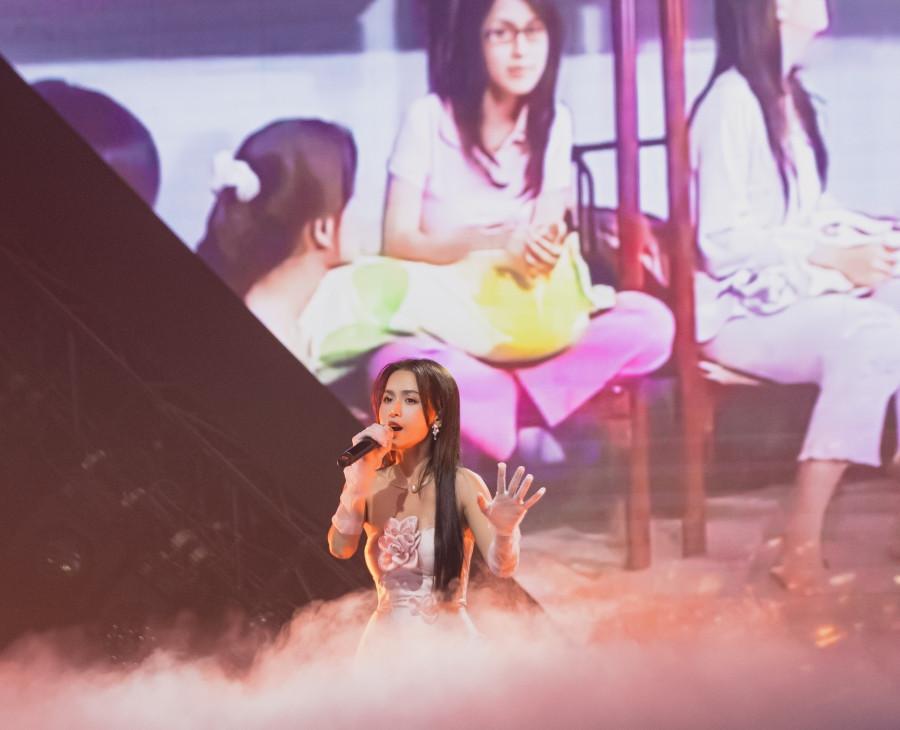 Chị đẹp Tú Vi trẻ như gái 20, viên mãn bên diễn viên Văn Anh-5