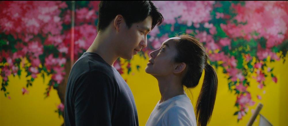 Cặp đôi chênh lệch chiều cao 31cm gây sốt trên phim giờ vàng VTV-2