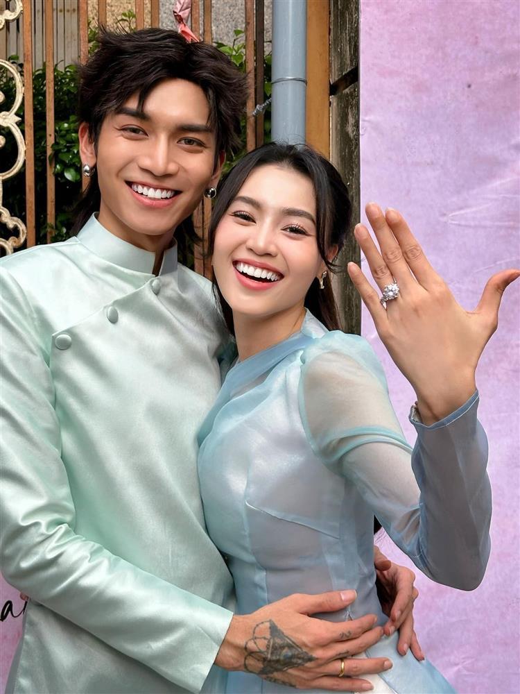 Lan Ngọc làm phù dâu trong lễ ăn hỏi diễn viên Phương Lan-2