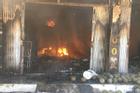 Lửa bốc cháy nghi ngút trong ngôi nhà bán trái cây ở Đồng Nai