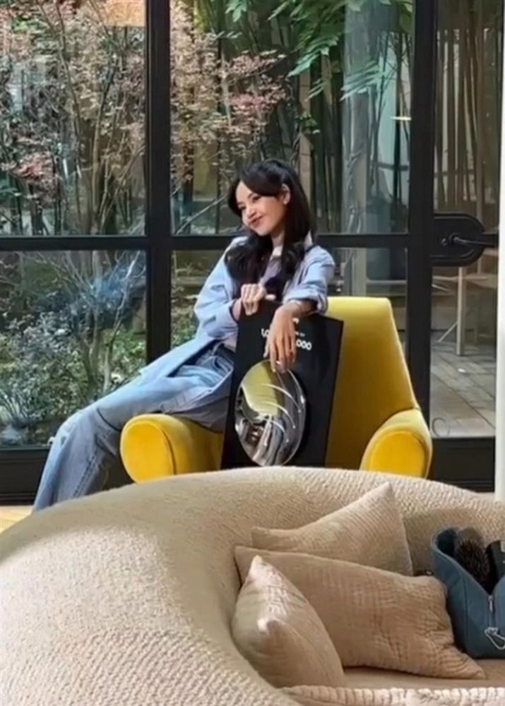 Lộ bằng chứng Lisa không chia tay bạn trai nhà tài phiệt-3