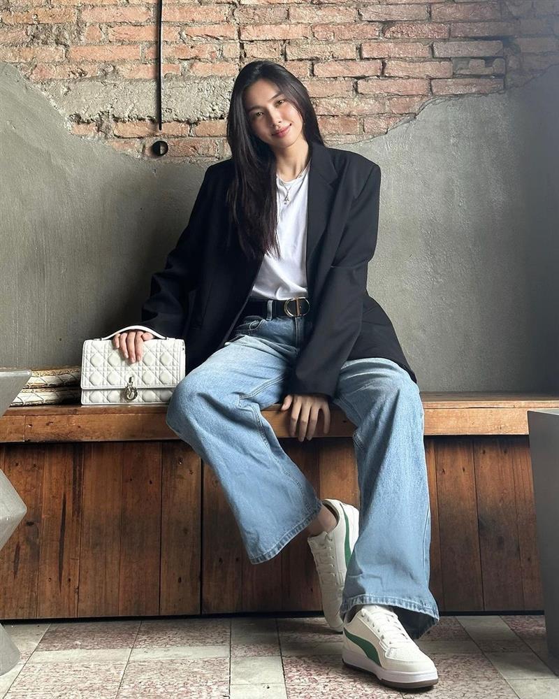 Hoa hậu Thùy Tiên phối đồ sang chảnh cùng túi xách hàng hiệu-1