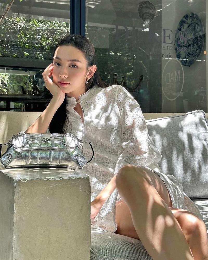 Hoa hậu Thùy Tiên phối đồ sang chảnh cùng túi xách hàng hiệu-8