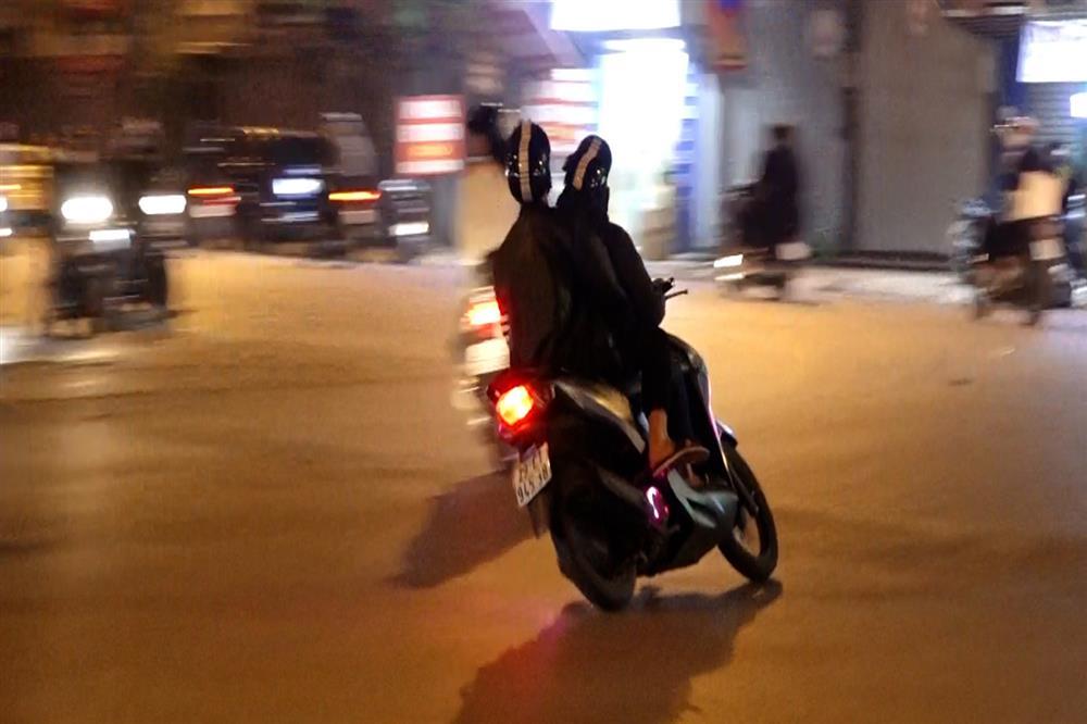 Thiếu nữ 16 tuổi lái xe máy đâm bị thương một Cảnh sát 141-3