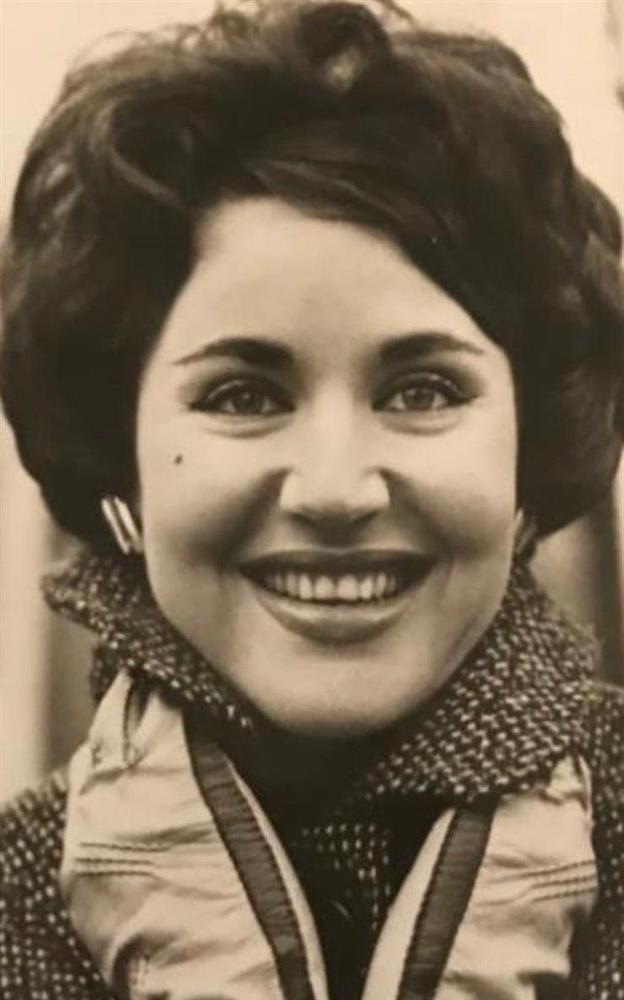 Giáo viên về hưu bất ngờ trở thành người mẫu thời trang ở tuổi 88-4